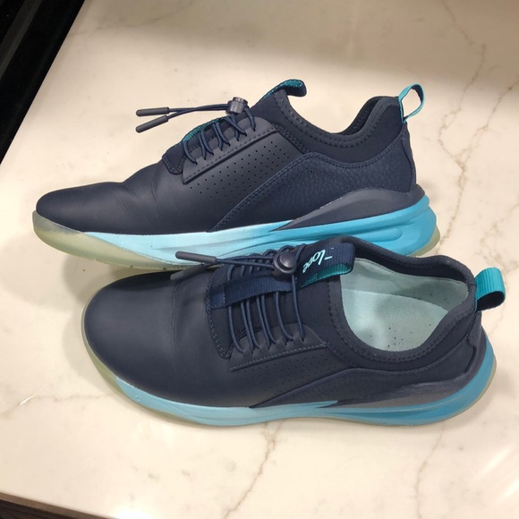 Navy Clove Healthcare Shoes. Size 7.5. Like new condition. - Picture 3 of 4